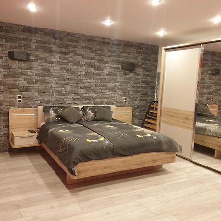 Room Petra In Centertown Senj  Bagian luar foto